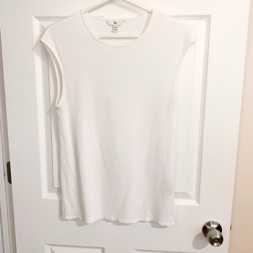 Banana Republic Classic White sleeveless Tee - size L